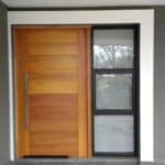 Porta pivotante com vitro pvc